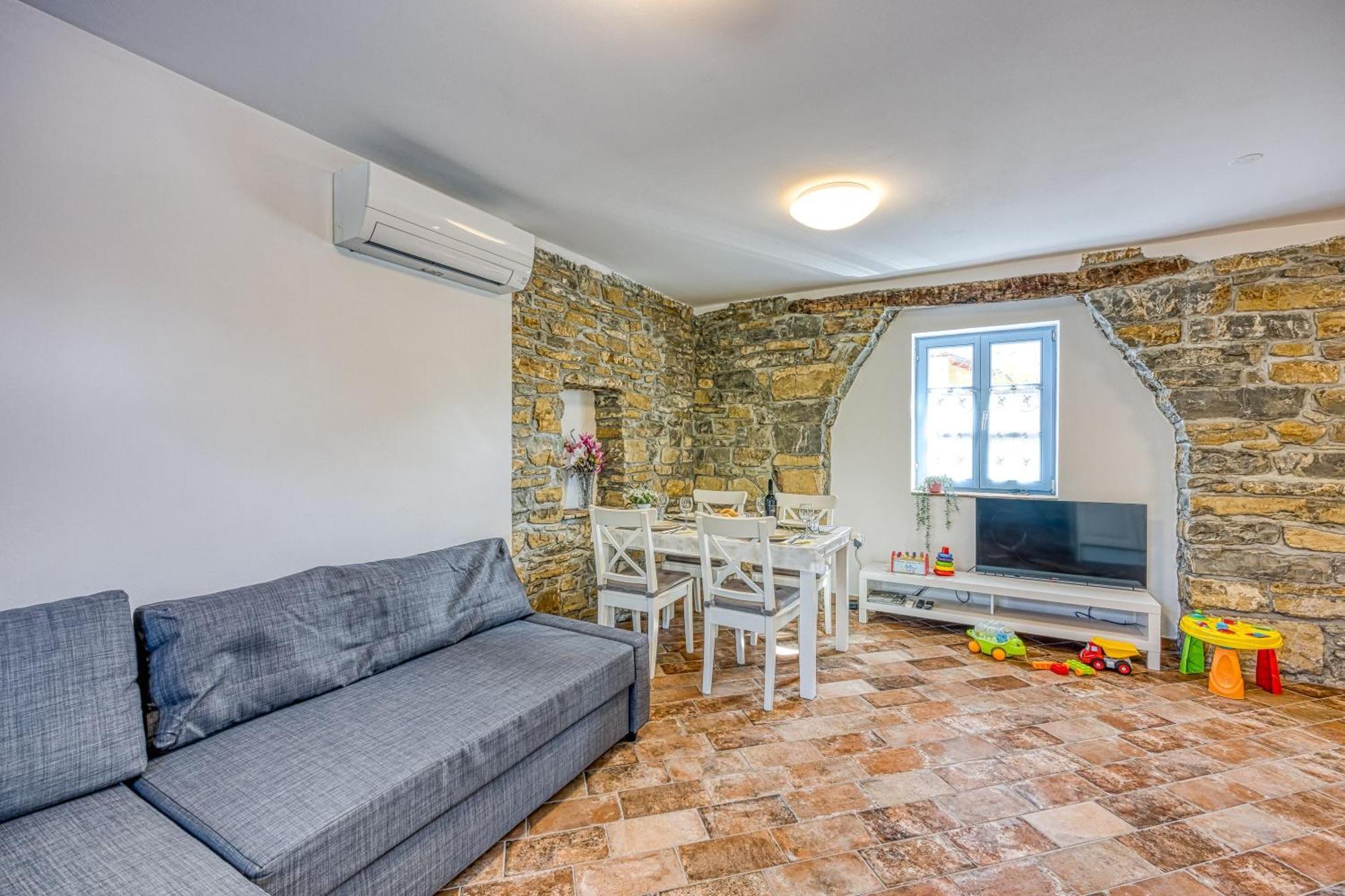 شقة Istrian Casa Pr Marici Pobegi المظهر الخارجي الصورة